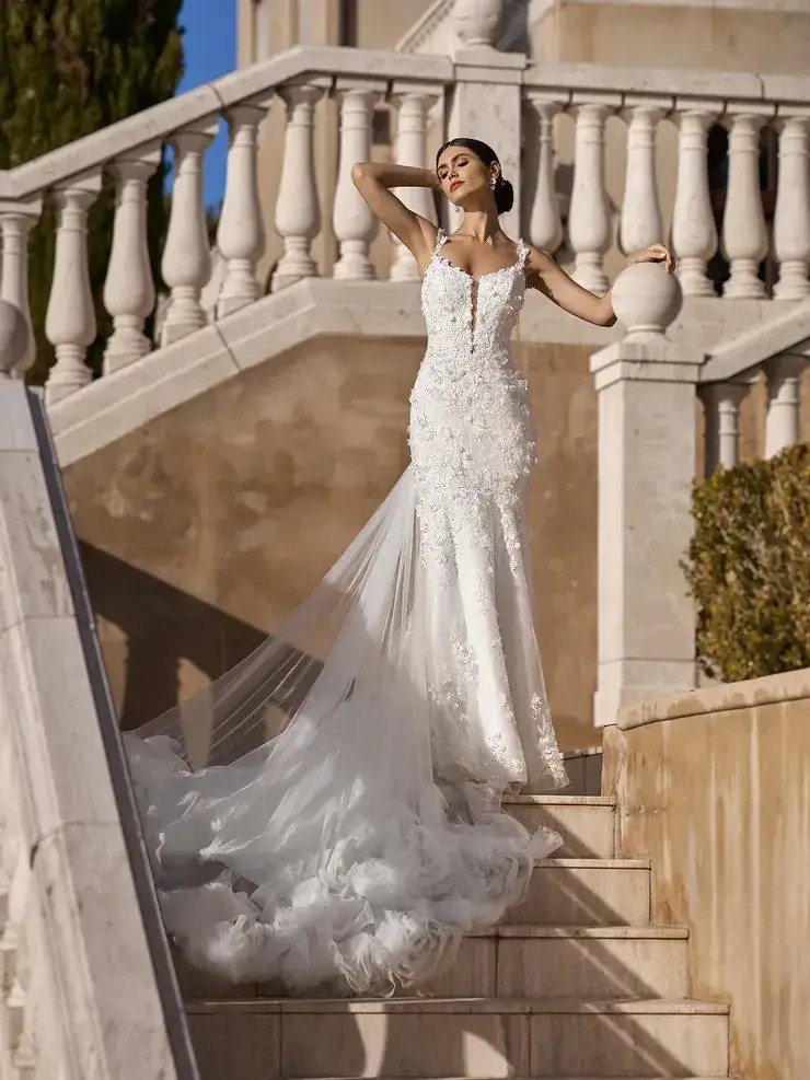 val stefani model in wedding dress